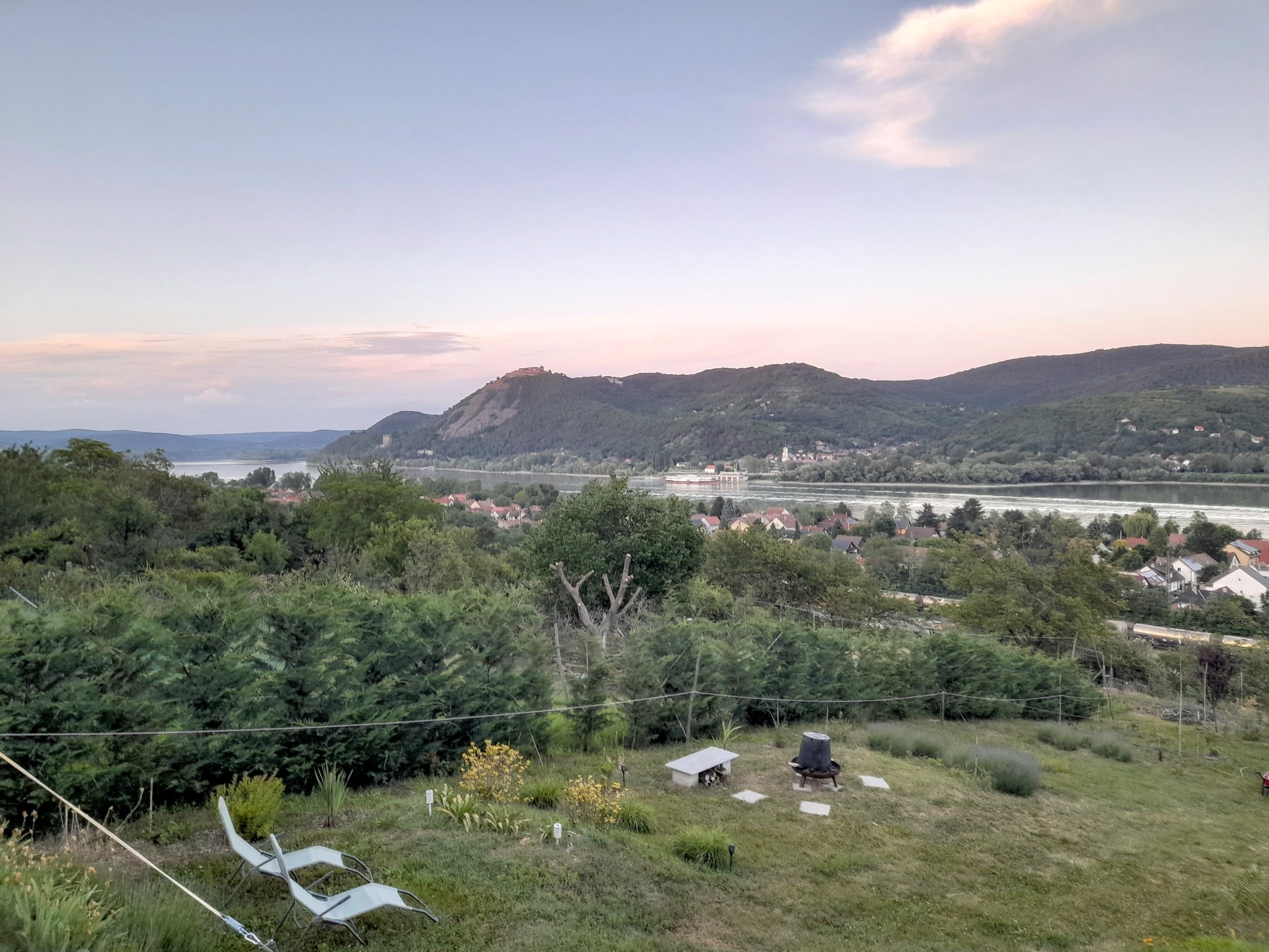 Váras panoráma a teraszról